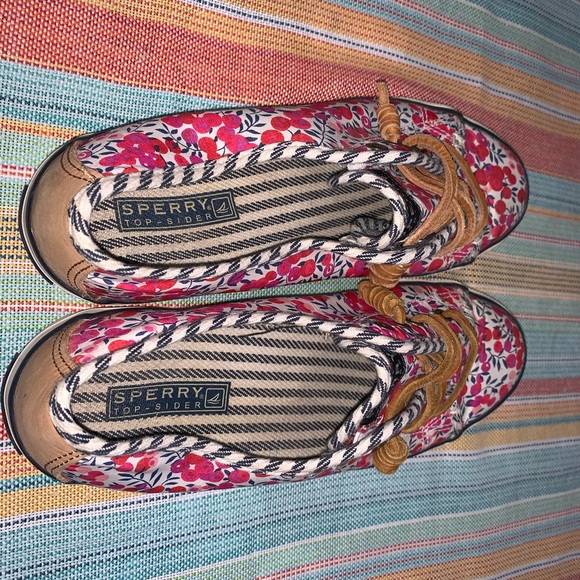 Sperry Slip In Shoes 7.5 - Picture 5 of 5